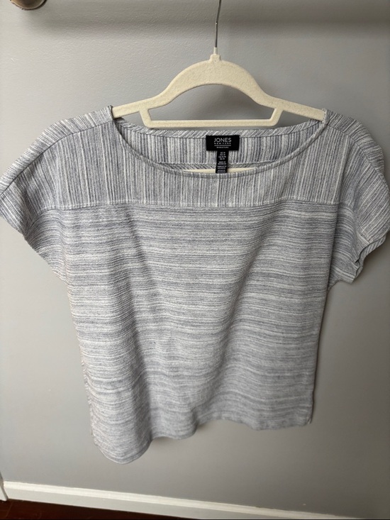 Jones New York Tops - Jones New York Heather Gray Short Sleeve Knit Tee